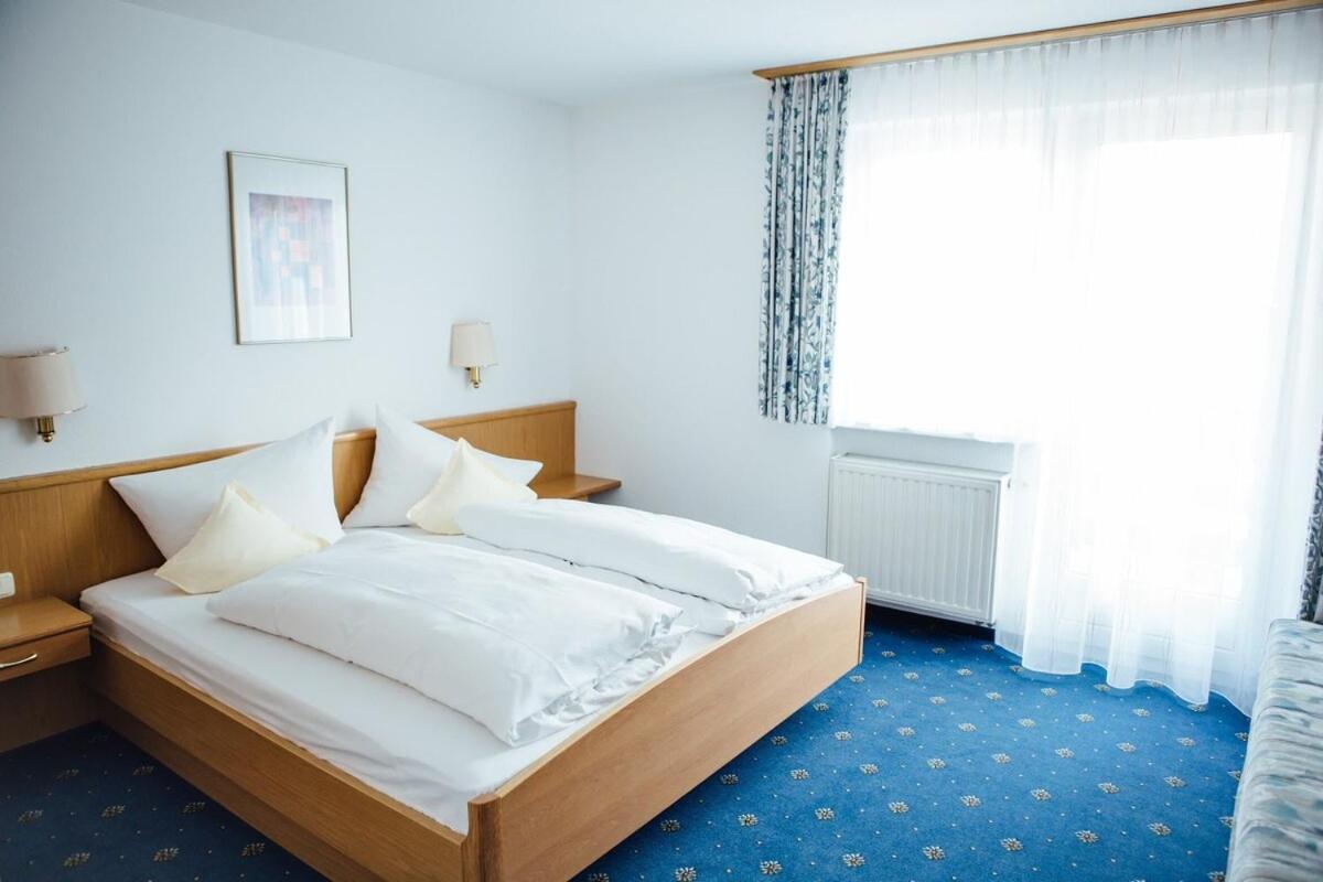 Hotel-Gasthof Loewen Feldkirch Bagian luar foto